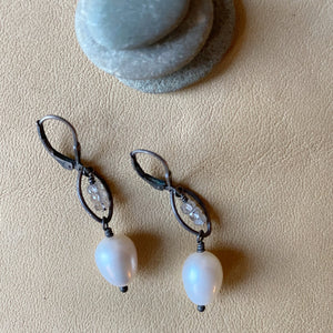Pearl Earrings with Zircon